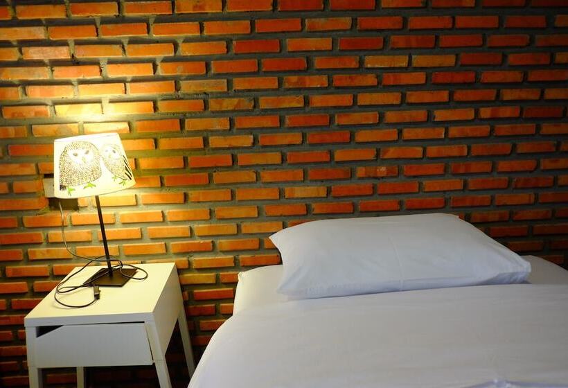 스탠다드 룸, Nokhook House
