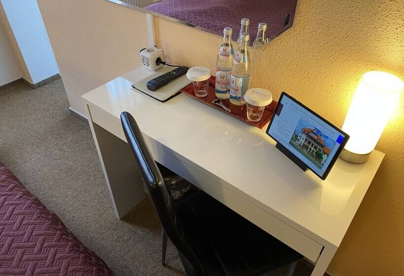 Номер Economy Индивидуальный, Amadeus Boutique Hotel Deutscher Hof Inn & Suites