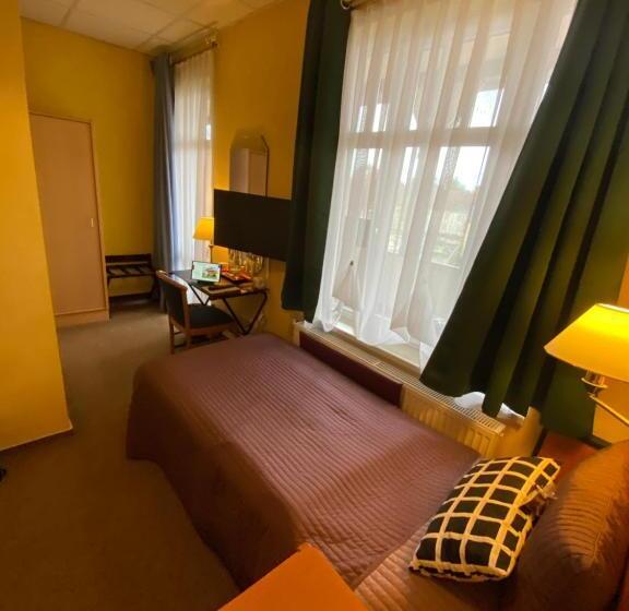Номер Economy, Amadeus Boutique Hotel Deutscher Hof Inn & Suites