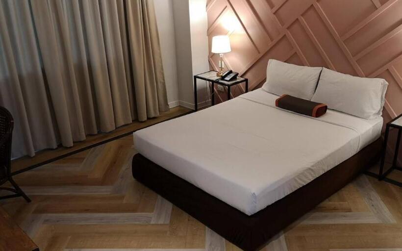 스탠다드 룸 킹사이즈 침대, The Regent Ubon