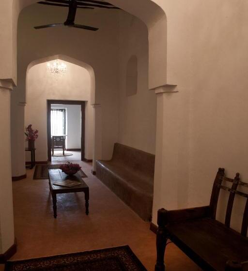 اتاق استاندارد, Hiliki House