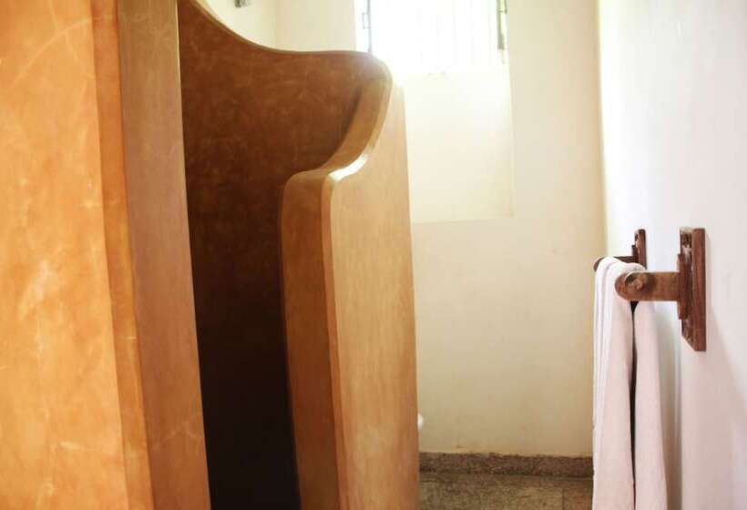 اتاق استاندارد, Hiliki House