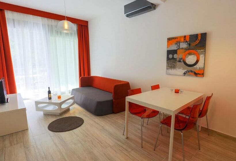 آپارتمان 1 خوابه با چشم‌انداز جانبی دریا, Apart Hotel Sea Fort
