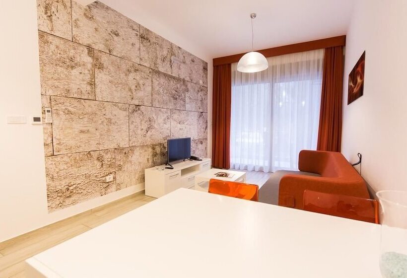آپارتمان 1 خوابه با چشم‌انداز جانبی دریا, Apart Hotel Sea Fort