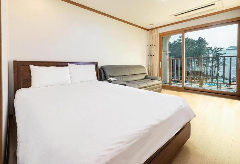 Номер Deluxe Вид на Море, The Bay Jeju Resort
