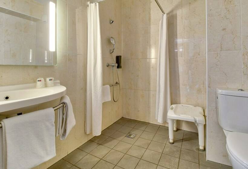 Номер Стандарт Адаптированный для Инвалидов, B&b Hotel Bayonne Tarnos