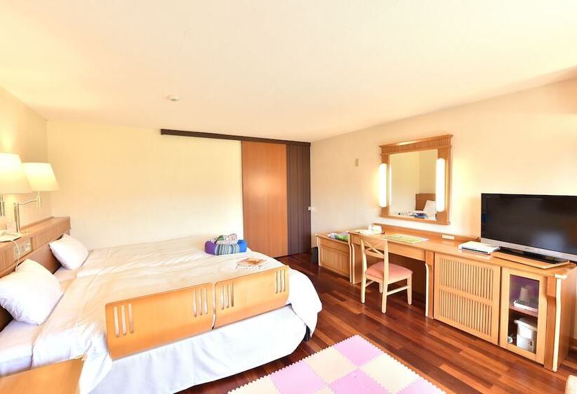 Семейный Номер, Fusaki Beach Resort Hotel & Villas
