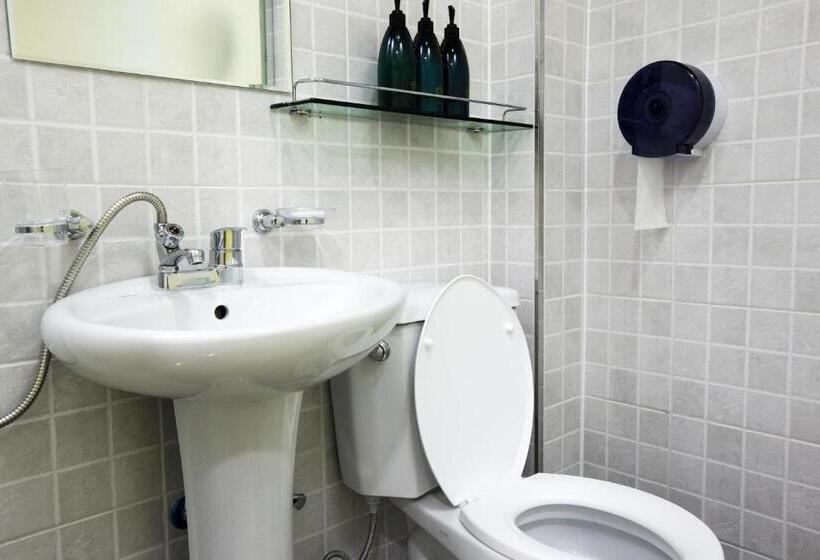 标准三人间, 24 Guesthouse Myeongdong Avenue