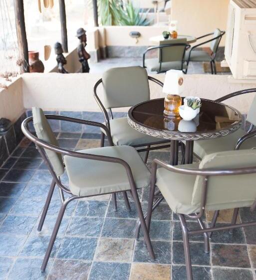 اتاق لوکس با تخت بزرگ, African Rock Lodge