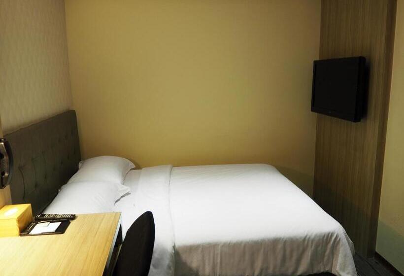 اتاق استاندارد یک نفره, The Riverside Hotel International