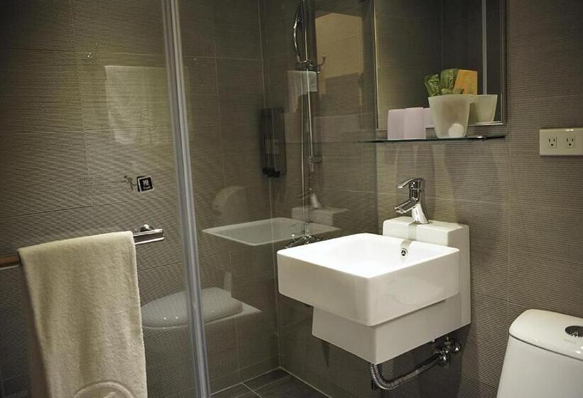 Economy Triple Room, The Riverside Hotel International