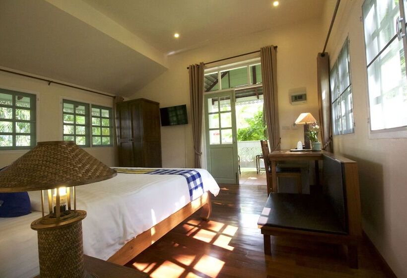 اتاق لوکس, Monoceros Resort