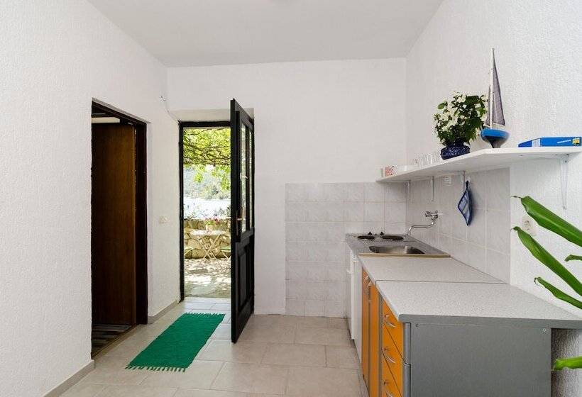 Апартаменты 1 Спальня с Террасой Вид на Море, Guest House Busurelo