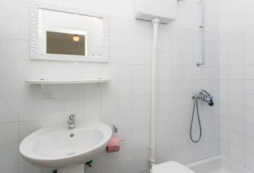 Номер Стандарт Вид на Море, Guest House Busurelo