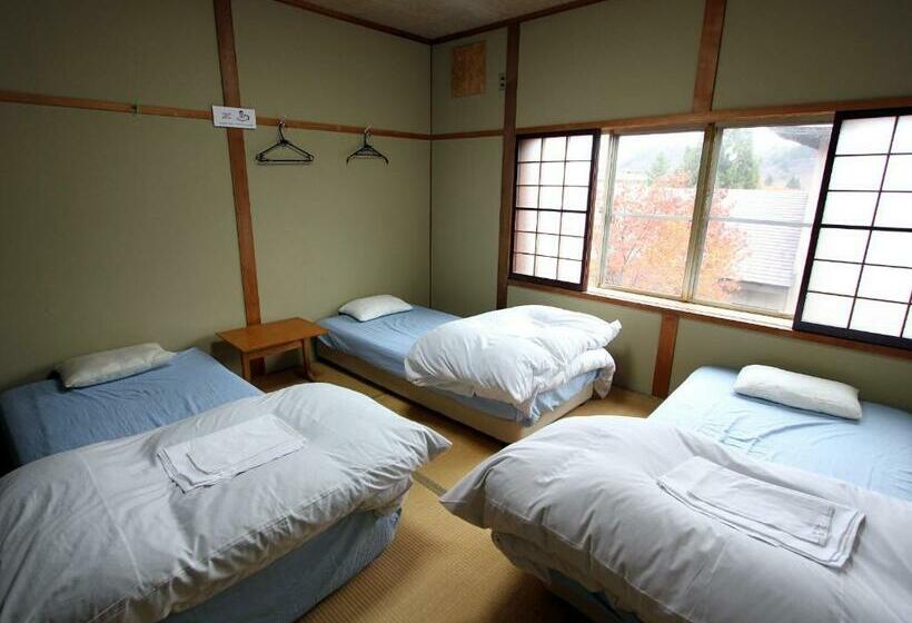 스탠다드 트리픔 룸 공동욕실, Towadako Backpackers