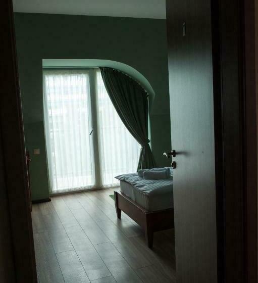 Номер Стандарт, Piroska Villa