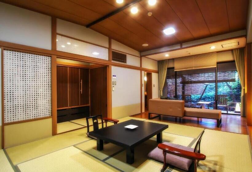 四人标准间, Grandia Housen