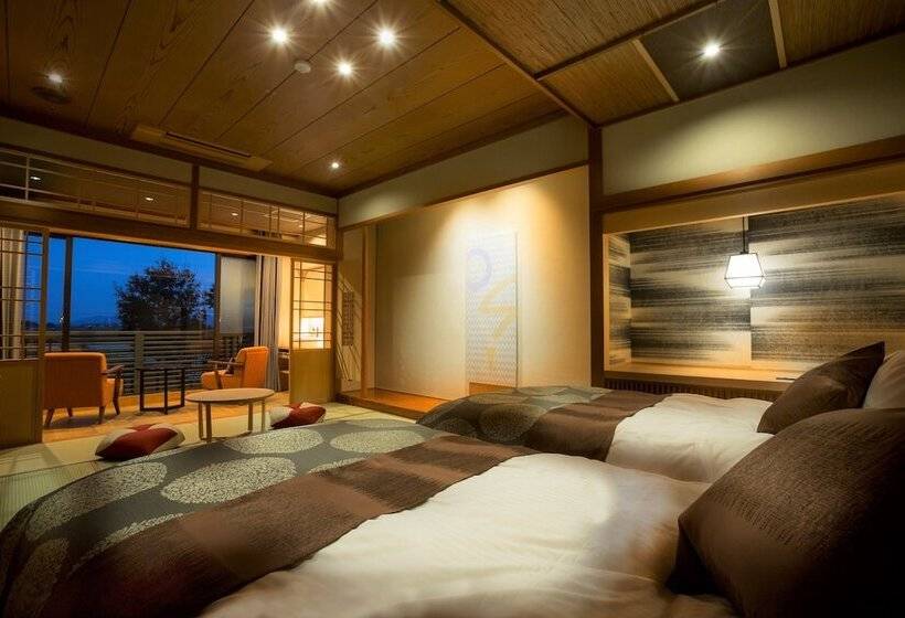 标准间, Grandia Housen