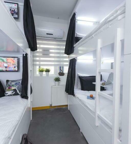 공동 객실, Inn 14 Hostel