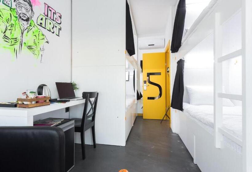 공동 객실, Inn 14 Hostel