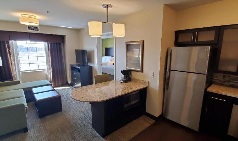 Номер Стандарт Адаптированный для Инвалидов, Staybridge Suites Eau Claire   Altoona, An Ihg