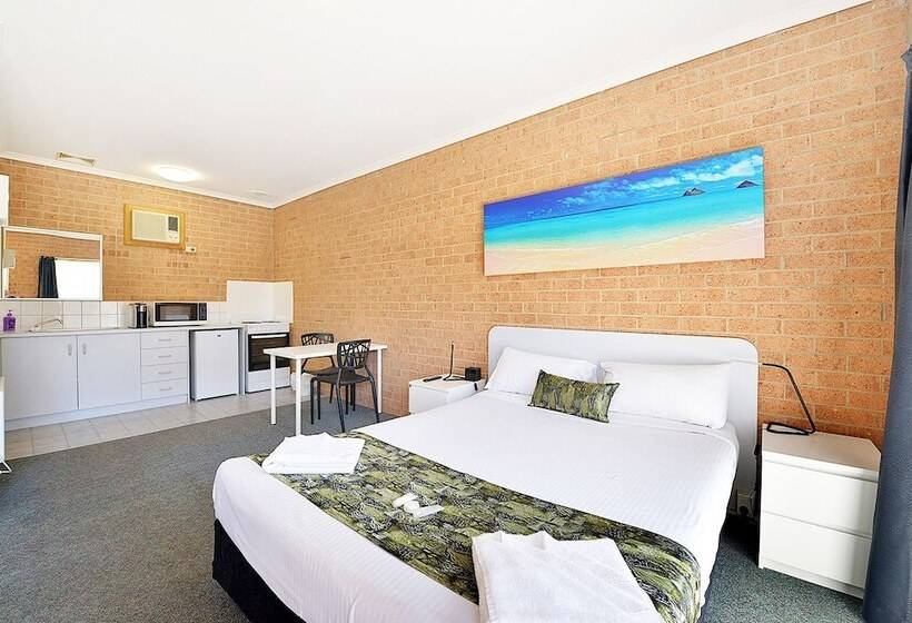 Номер Стандарт Трехместный, Cranbourne Motor Inn
