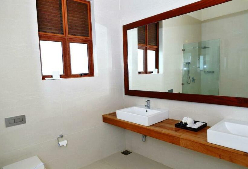 이그제큐티브 스위트, Amaranthe Bay Resort & Spa