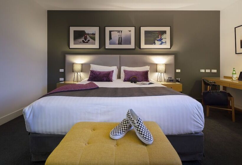 스탠다드 스튜디오, East Hotel And Apartments