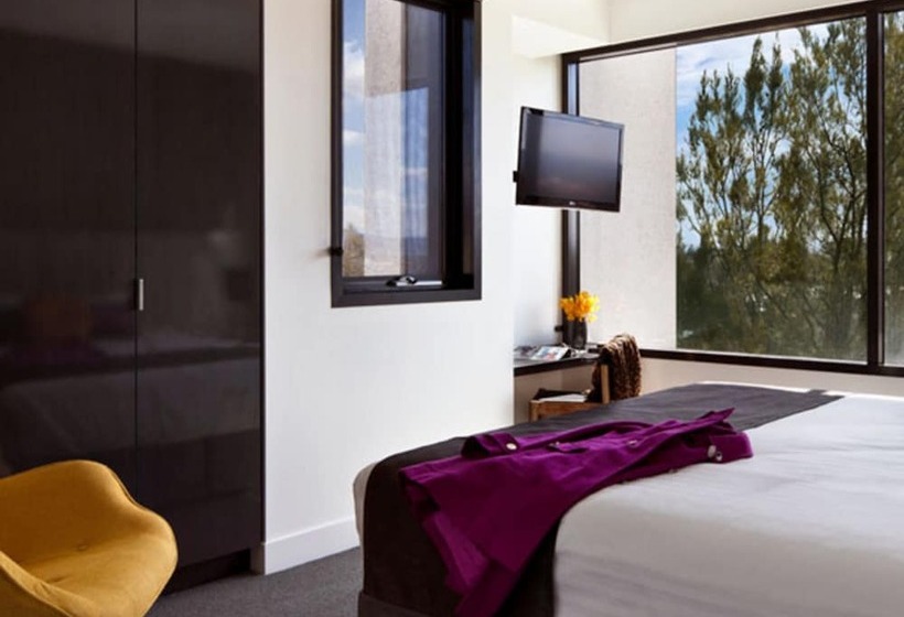 Апартаменты Deluxe 1 Спальня, East Hotel And Apartments