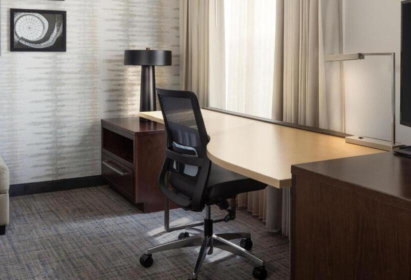 带大床的标准工作室, Residence Inn By Marriott Kansas City At The Legends