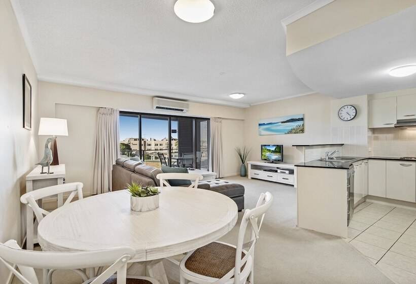 Апартаменты 1 Спальня, Rovera Apartments