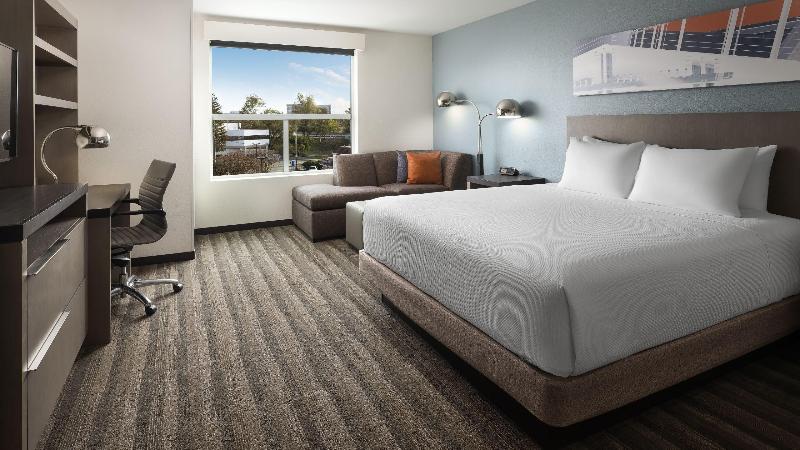 Номер Deluxe, Wm  Bankstown