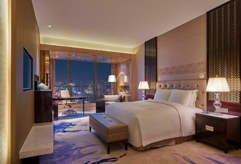 Люкс Deluxe Кровать Кинг, Hilton Haikou