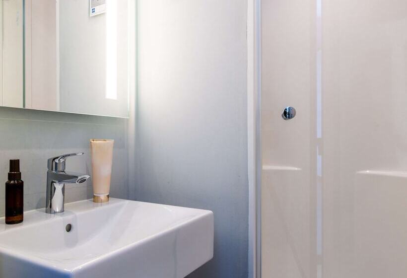 Номер Стандарт, Ibis Budget Châtillon Paris Ouest