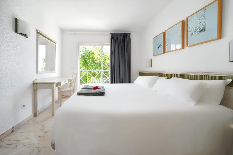 Номер Superior, The Flora Residency