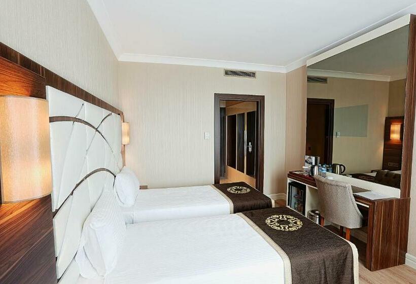 Superior Room, The Grand Mira Business