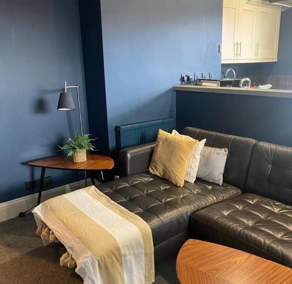Апартаменты 2 Спальни, Raby Street Apartment