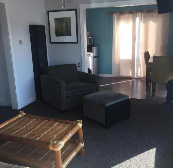 Люкс Вид на Море, Dolphin Cove Motel