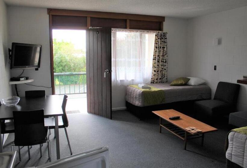 Семейный Номер, Elmore Lodge Motel