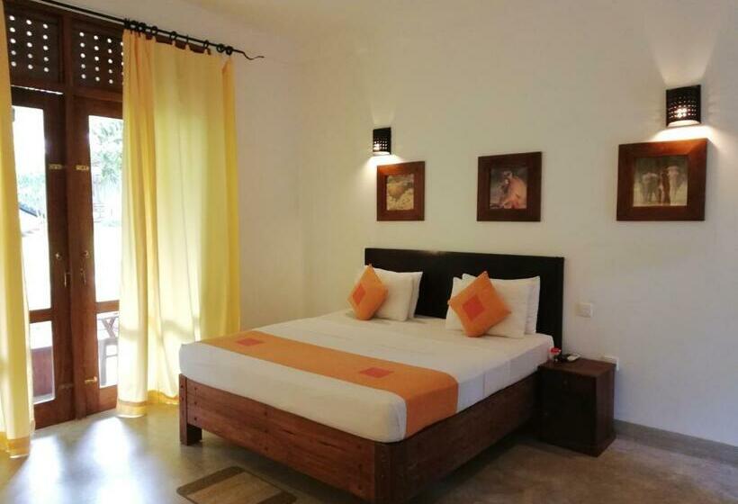 اتاق لوکس سه تخته, Nil Diya Mankada Safari Lodge