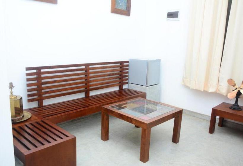 سوییت خانوادگی, Nil Diya Mankada Safari Lodge