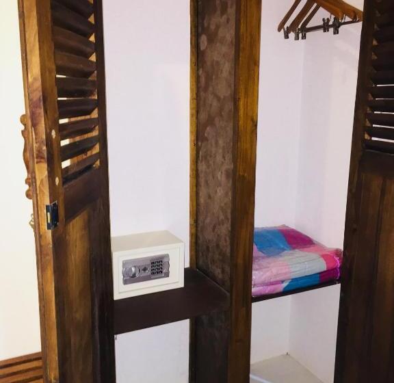 اتاق لوکس خانوادگی, Nil Diya Mankada Safari Lodge