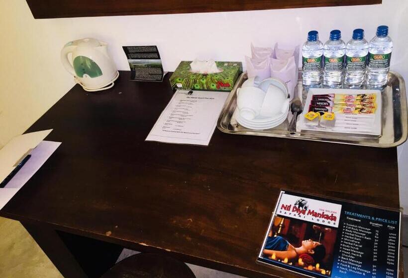 اتاق لوکس خانوادگی, Nil Diya Mankada Safari Lodge