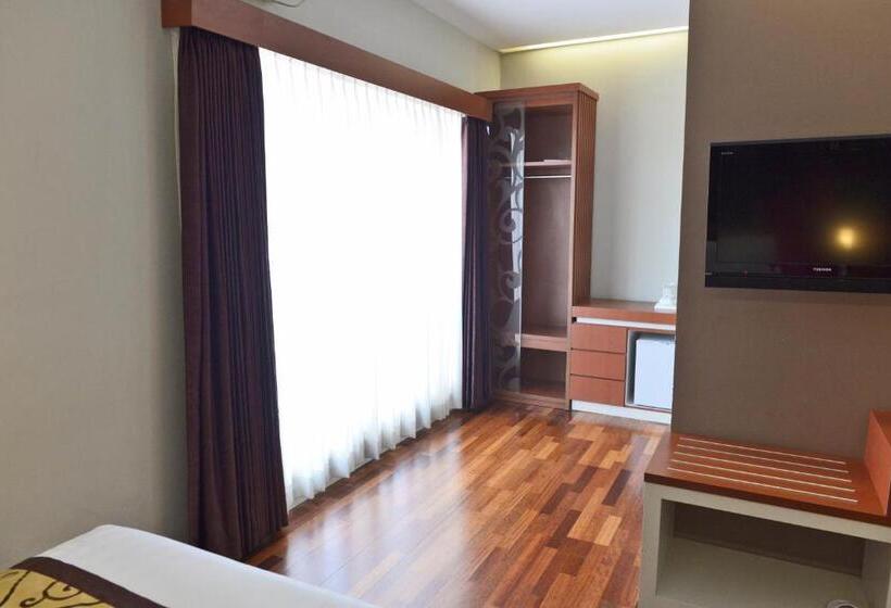 Quarto Deluxe, Trio Indah 2