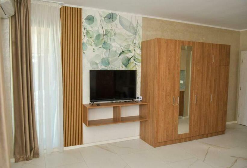 استودیوی لوکس, Tudor By Dedal Apart
