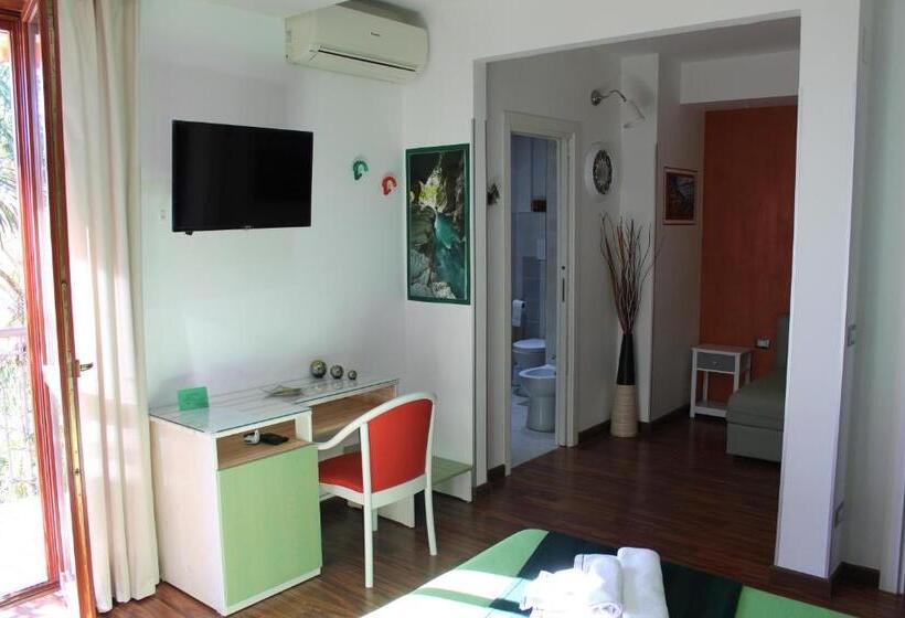 Номер Стандарт Трехместный, B&b Momentidì