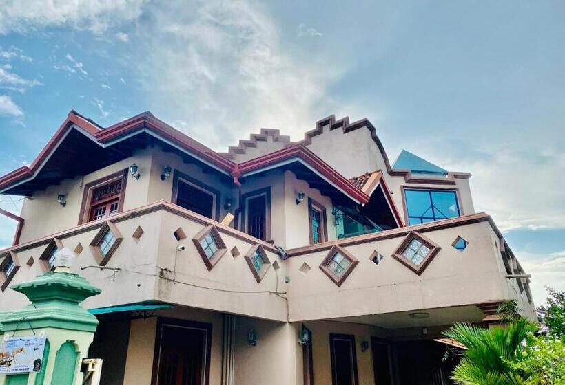 Triple Room Sea View, Hikka Paradise Guest House