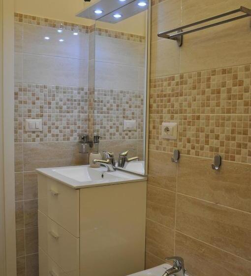 اتاق استاندارد سه تخته با بالکن, Brezza Di Mare Gaeta B&b