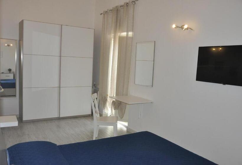 اتاق استاندارد سه تخته با بالکن, Brezza Di Mare Gaeta B&b