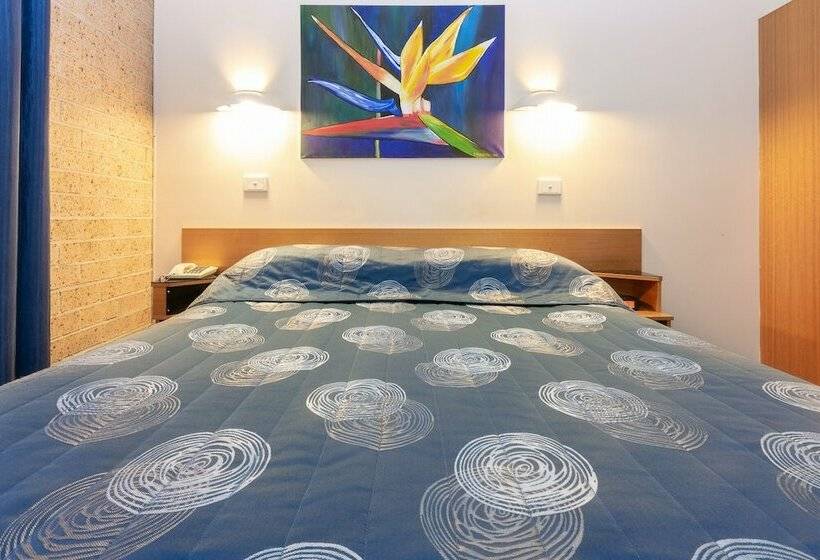디럭스 룸, Cedar Lodge Motel